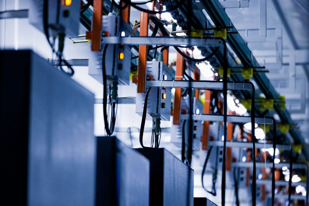 Ingeniería, Ensamblaje y Conexión de Armarios de Distribución de Potencia
